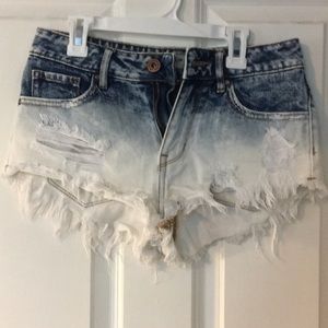Blue to white obmré jean shorts
